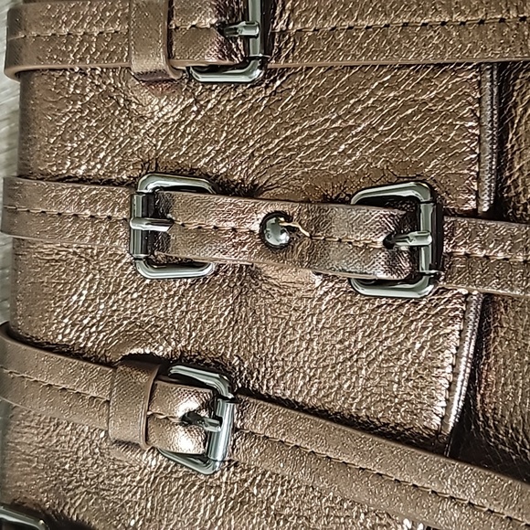Kenneth Cole Small Bronze Metallic Clutch. - Picture 7 of 7